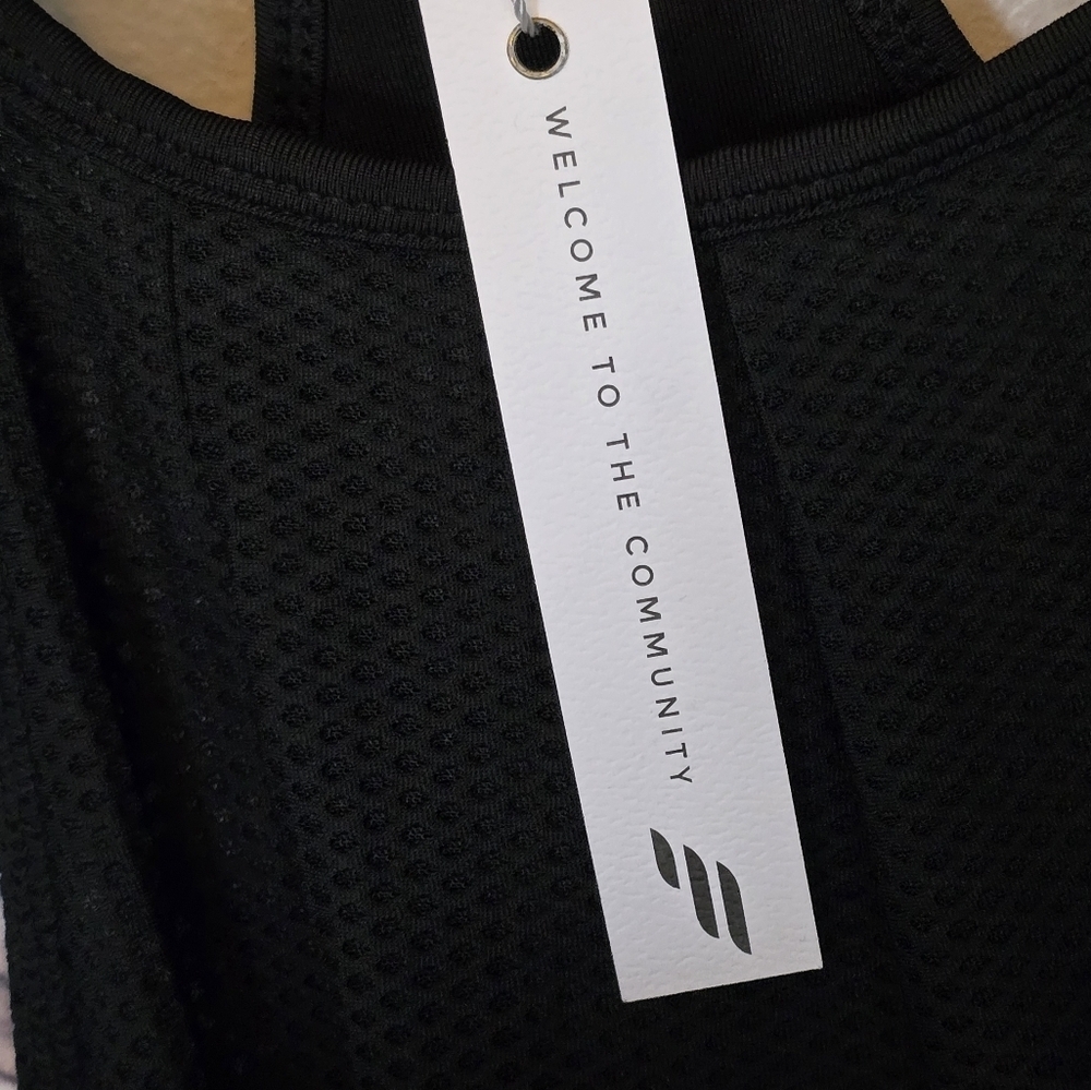 Fitwear New Zealand Tank with Built In Sports Bra - Picture 5 of 6